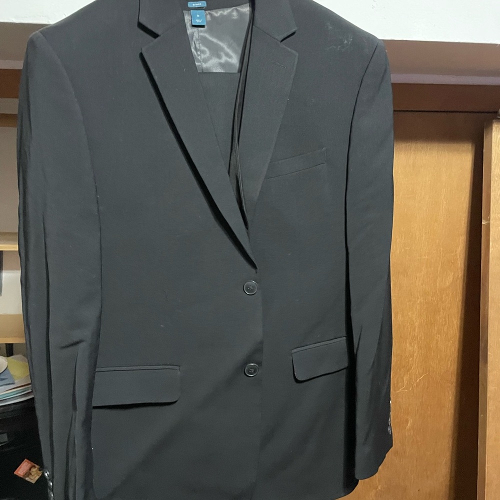 Men's Black 3 piece suit. Perry Ellis slim fit